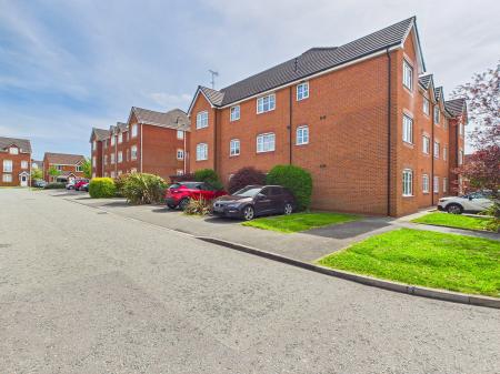 2 bedroom Flat for sale in Winnbourne Gardens, Sutton, St Helens, WA9