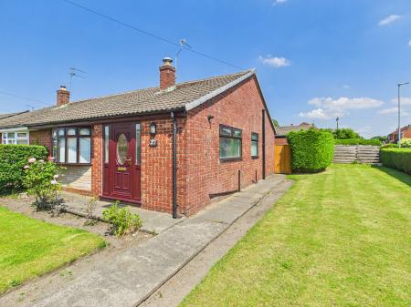 2 bedroom Semi-detached bungalow for sale in Scarisbrick Road, Rainford, St Helens, WA11