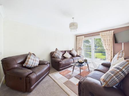 2 bedroom Apartment for sale in Heyeswood, Haydock, WA11