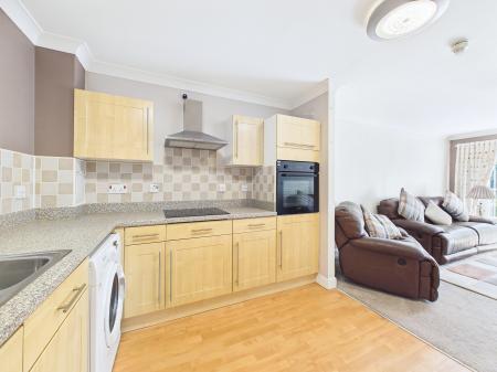 2 bedroom Apartment for sale in Heyeswood, Haydock, WA11
