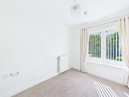 2 bedroom Apartment for sale in Heyeswood, Haydock, WA11