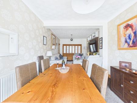 3 bedroom Semi-detached house for sale in Freckleton Road, Eccleston Hill, St Helens, WA10