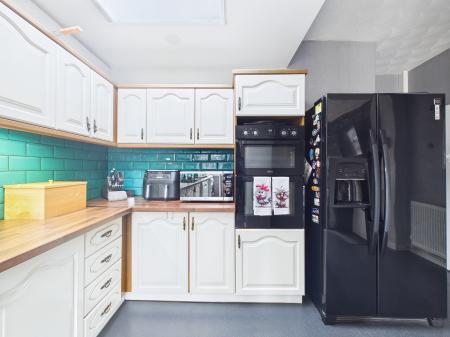 3 bedroom Semi-detached house for sale in Freckleton Road, Eccleston Hill, St Helens, WA10