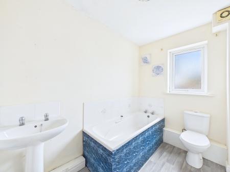 2 bedroom Flat for sale in Greenway Court Lascelles Street, Parr, St Helens, WA9