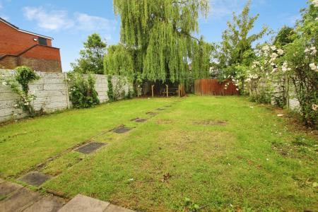 3 bedroom Semi-detached house to let in Bassenthwaite Avenue, Moss Bank, St Helens, WA11