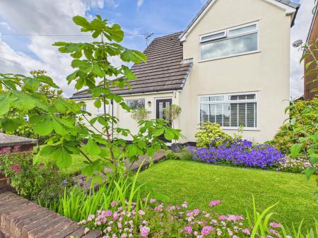 3 bedroom Detached house for sale in Wells Avenue, Billinge, Billinge, WN5