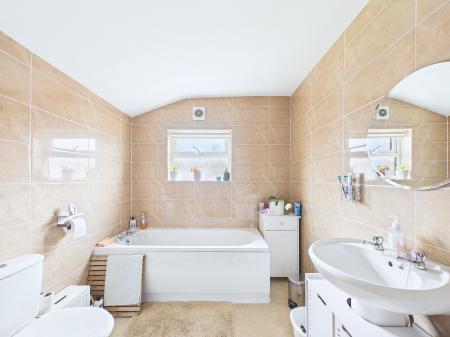 2 bedroom Terraced House for sale in Lingholme Road, Dentons Green, St Helens, WA10