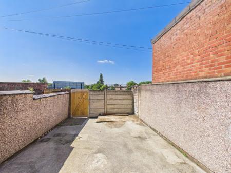 2 bedroom Terraced House for sale in Clipsley Lane, Haydock, WA11