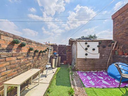 2 bedroom Terraced House for sale in Boardmans Lane, St Helens, WA11