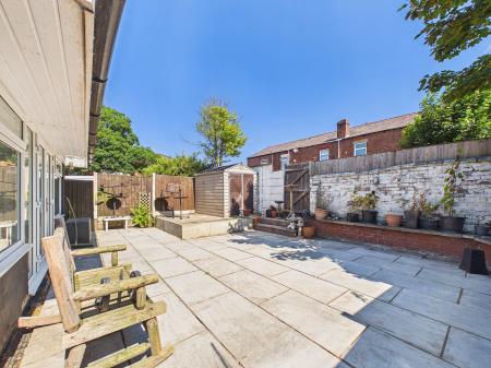 4 bedroom Semi-detached house for sale in Central Drive, Haydock, WA11