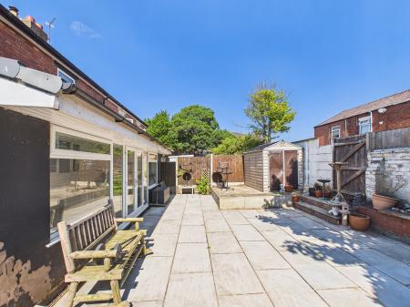 4 bedroom Semi-detached house for sale in Central Drive, Haydock, WA11