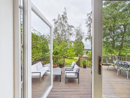 4 bedroom Semi-detached house for sale in Grange Drive, Eccleston Hill, St Helens, WA10