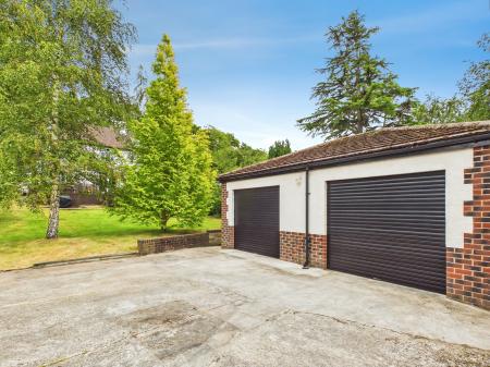 4 bedroom Semi-detached house for sale in Grange Drive, Eccleston Hill, St Helens, WA10
