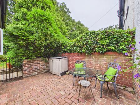 4 bedroom Semi-detached house for sale in Grange Drive, Eccleston Hill, St Helens, WA10