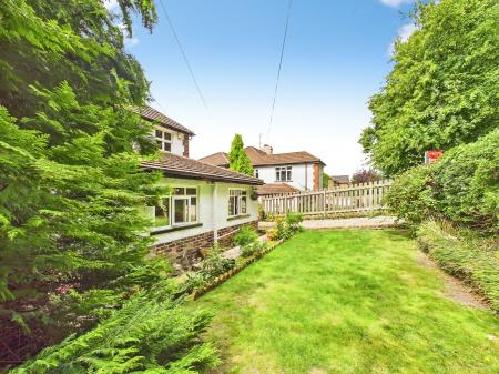 4 bedroom Semi-detached house for sale in Grange Drive, Eccleston Hill, St Helens, WA10