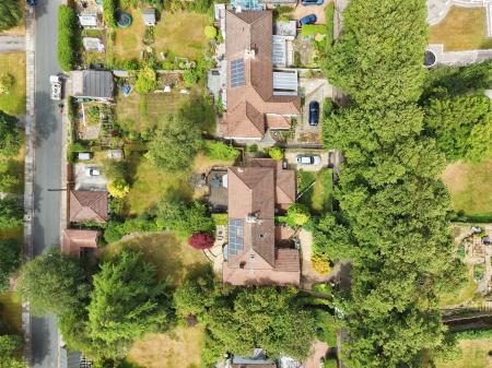 4 bedroom Semi-detached house for sale in Grange Drive, Eccleston Hill, St Helens, WA10