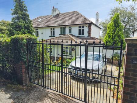 4 bedroom Semi-detached house for sale in Grange Drive, Eccleston Hill, St Helens, WA10