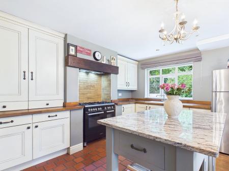 4 bedroom Semi-detached house for sale in Grange Drive, Eccleston Hill, St Helens, WA10