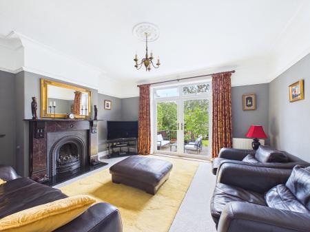 4 bedroom Semi-detached house for sale in Grange Drive, Eccleston Hill, St Helens, WA10