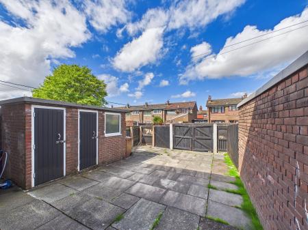 2 bedroom Town house for sale in Basildon Close, Thatto Heath, St Helens, WA9