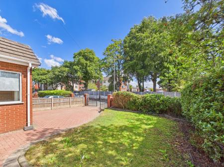 3 bedroom Bungalow for sale in Wagon Lane, Haydock, St Helens, WA11