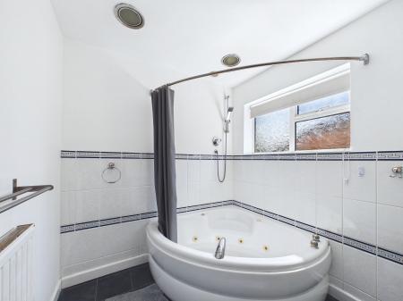 3 bedroom Bungalow for sale in Wagon Lane, Haydock, St Helens, WA11