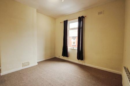2 bedroom Terraced House to let in St Paul Street, St Helens, WA10