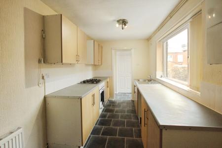 2 bedroom Terraced House to let in St Paul Street, St Helens, WA10