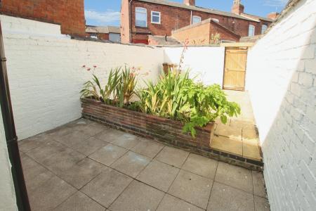 2 bedroom Terraced House to let in City Road, St Helens, WA10