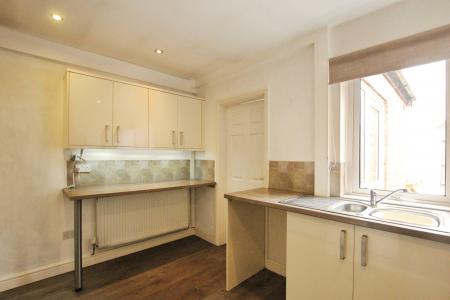2 bedroom Terraced House to let in City Road, St Helens, WA10