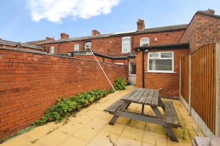 2 bedroom Terraced House to let in City Road, St Helens, WA10