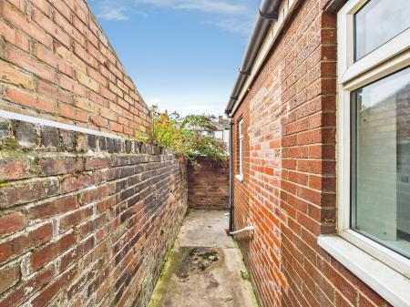 2 bedroom Terraced House for sale in Pitt Street, Fingerpost, St Helens, WA9