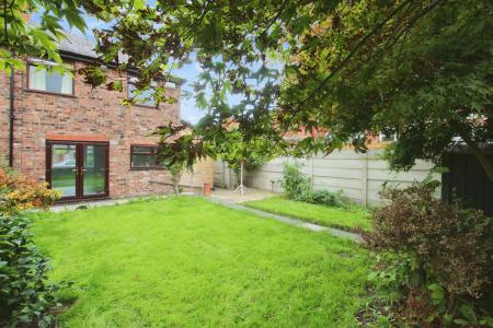 3 bedroom Semi-detached house to let in Dilloway Street, St Helens, WA10