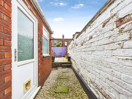 2 bedroom Terraced House for sale in Birchley Street, St Helens Central, St Helens, WA10