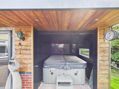 4 bedroom Semi-detached house for sale in St Helens Road, Rainford, St Helens, WA11
