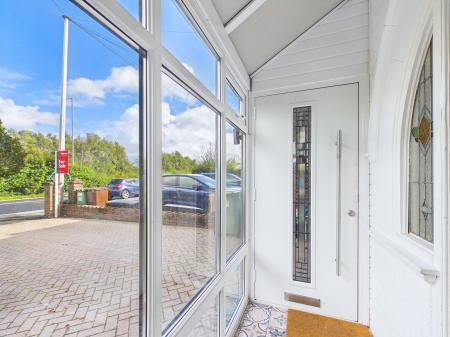 4 bedroom Semi-detached house for sale in St Helens Road, Rainford, St Helens, WA11