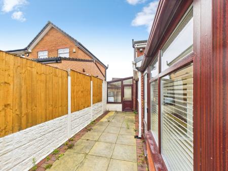 2 bedroom Semi-detached house for sale in Grantham Crescent, Laffak, St Helens, WA11