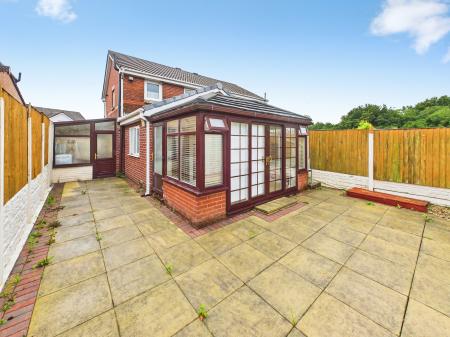 2 bedroom Semi-detached house for sale in Grantham Crescent, Laffak, St Helens, WA11