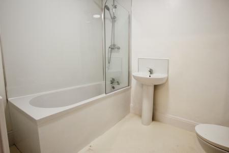 1 bedroom Flat to let in Prescot Road, St Helens, WA10