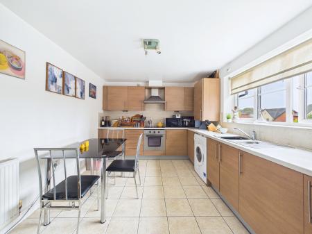 2 bedroom Apartment for sale in Delph Hollow Way, Sutton Park, St Helens, WA9