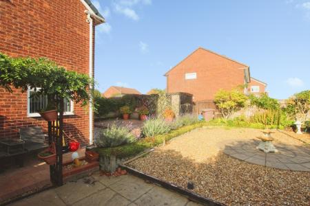 3 bedroom Semi-detached house to let in Neston Avenue, Clock Face, St Helens, WA9