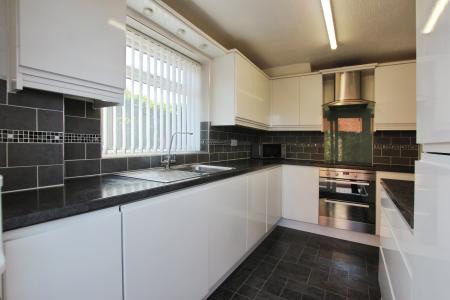 3 bedroom Semi-detached house to let in Neston Avenue, Clock Face, St Helens, WA9
