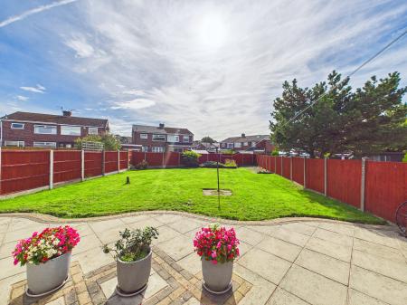 3 bedroom Semi-detached house for sale in Farndon Avenue, Sutton Manor, St Helens, WA9