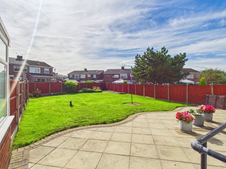 3 bedroom Semi-detached house for sale in Farndon Avenue, Sutton Manor, St Helens, WA9