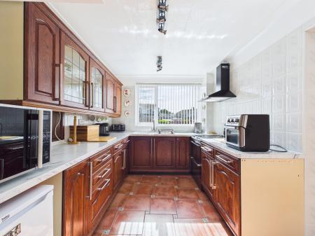 3 bedroom Semi-detached house for sale in Farndon Avenue, Sutton Manor, St Helens, WA9
