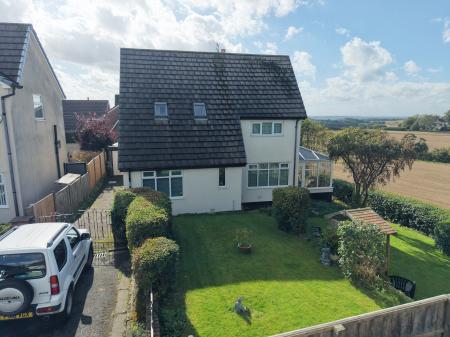 3 bedroom Detached house for sale in Norbury Avenue, Billinge, WN5