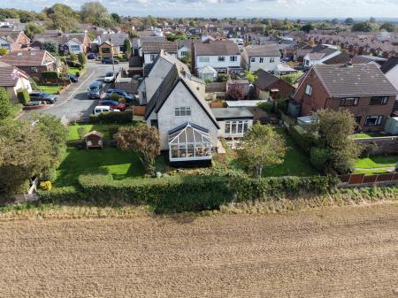 3 bedroom Detached house for sale in Norbury Avenue, Billinge, WN5