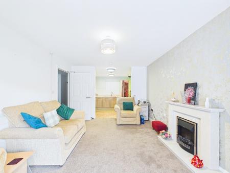 2 bedroom Flat for sale in Heyeswood, Haydock, WA11