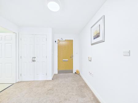 2 bedroom Flat for sale in Heyeswood, Haydock, WA11