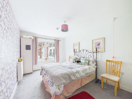 2 bedroom Flat for sale in Heyeswood, Haydock, WA11